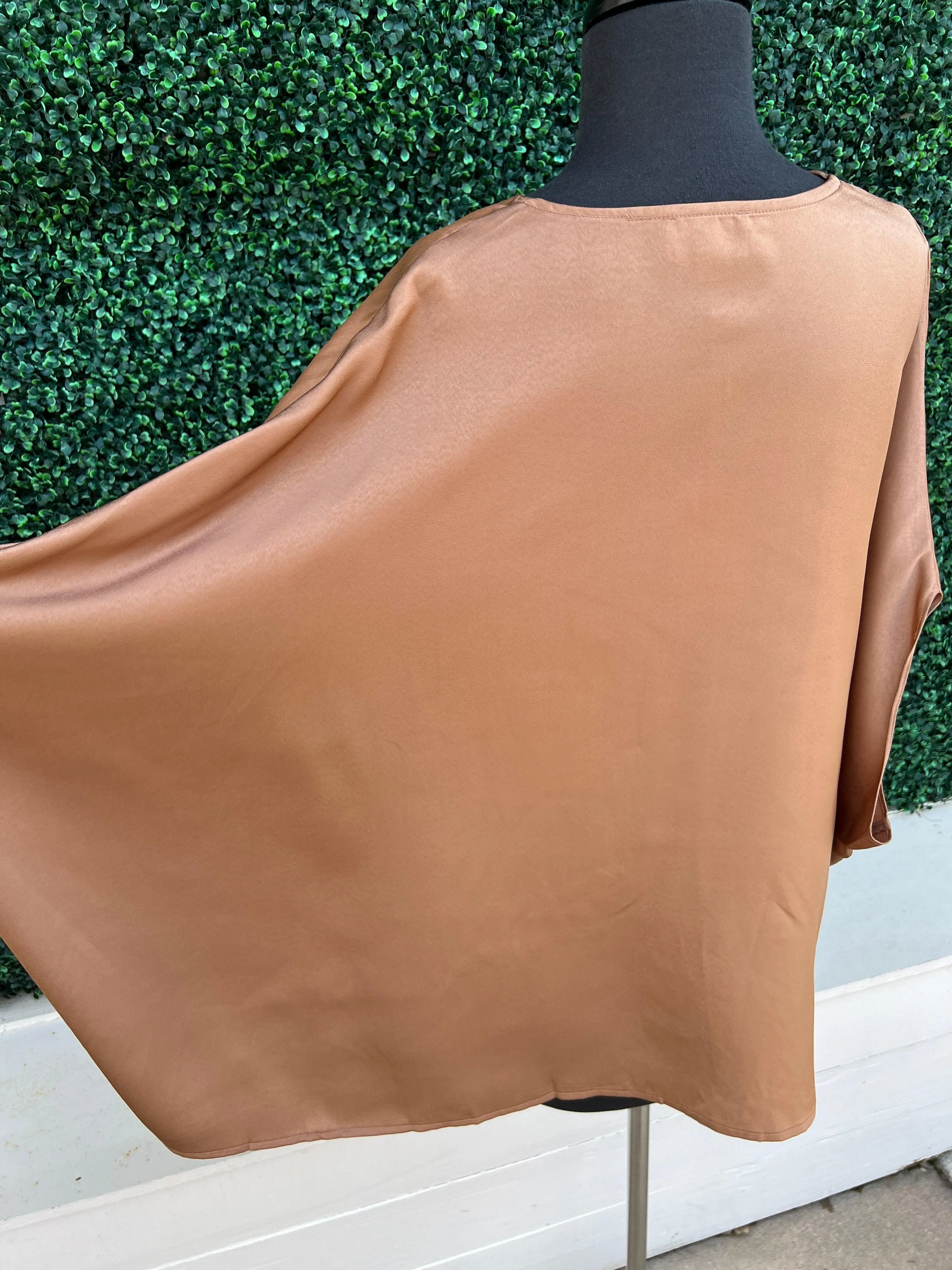 Front Tuck Stain Blouse